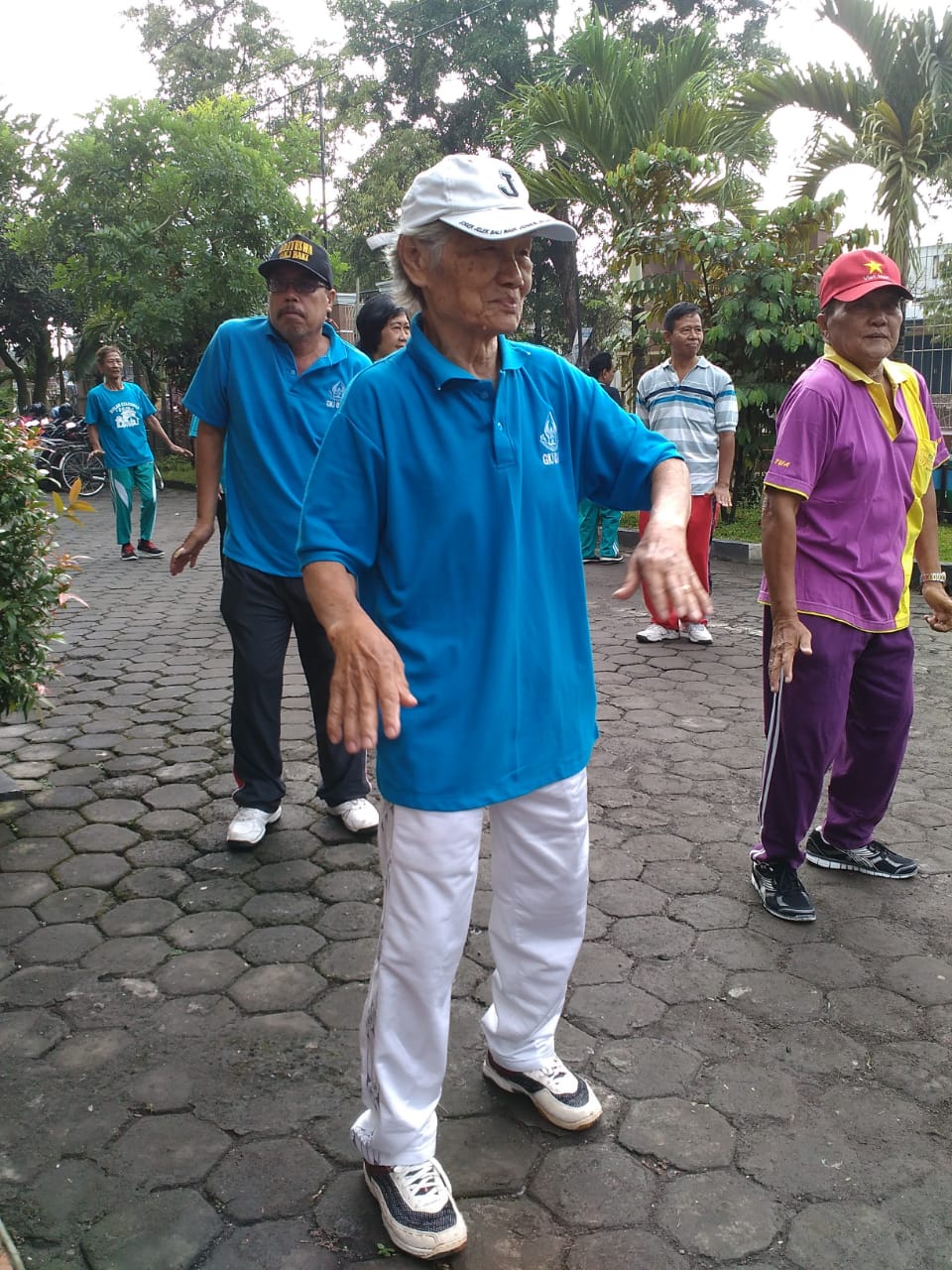 gallery kegiatan, Senam Sehat Bersama Sabtu Sore, Komisi Diakonia, gereja kristen jawa, gkj, gkj baki, gereja kristen jawa baki, baki, sukoharjo, gkj klasis sukoharjo, klasis sukoharjo, klasis, sinode gkj, sinode 